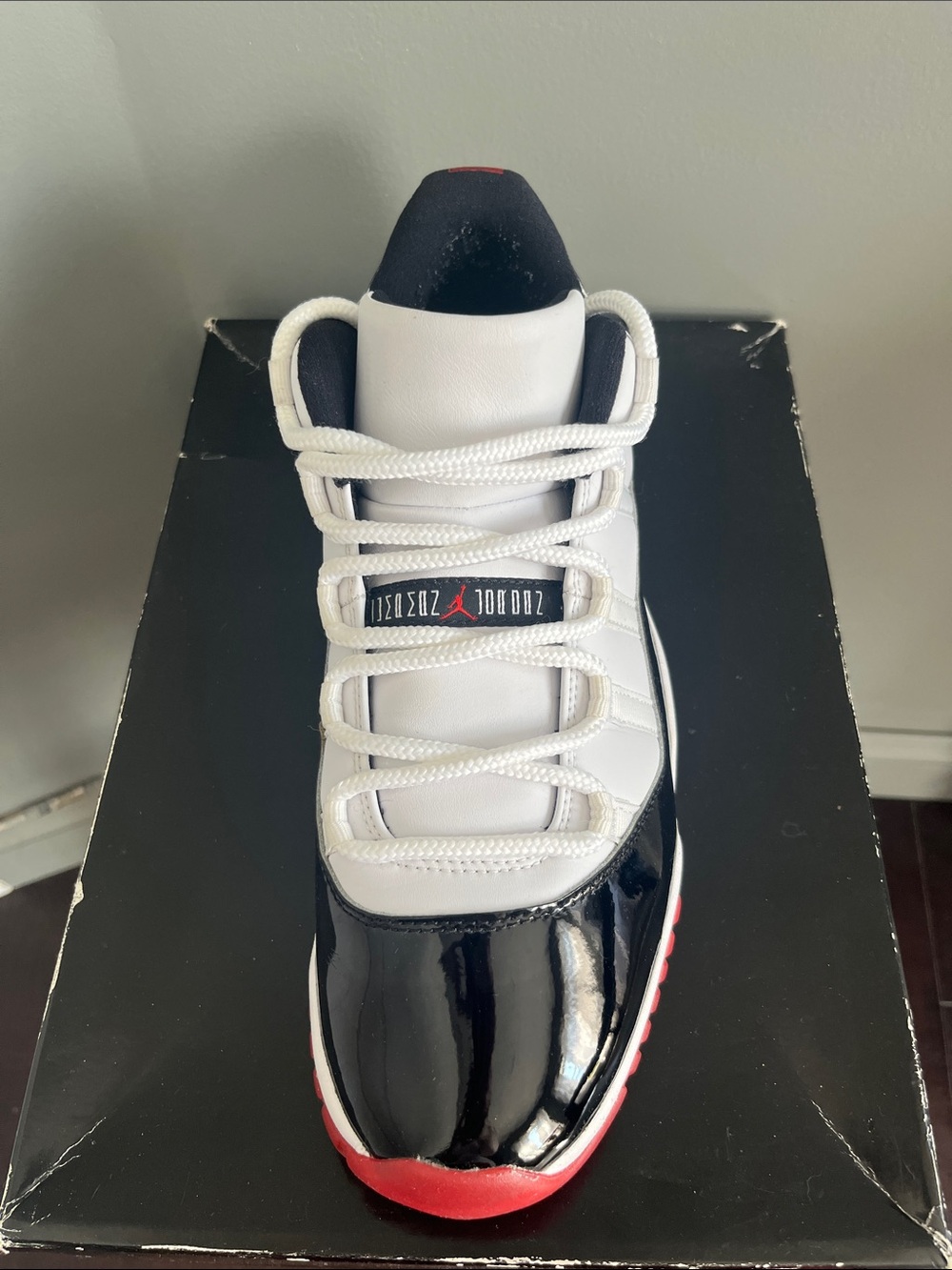 Air Jordan 11 retro Men’s White Black and Red Low-Top size 12 - Picture 3 of 4